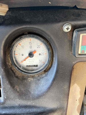 Tracteur fruitier Renault fructus 140