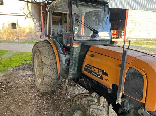 Tracteur fruitier Renault fructus 140