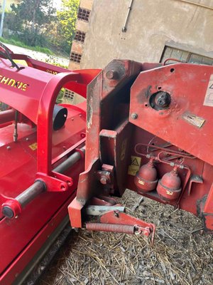 Moissonneuse batteuse New Holland L520