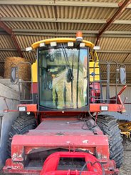 Moissonneuse batteuse New Holland L520 - 1