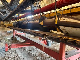 Moissonneuse batteuse New Holland L520 - 21